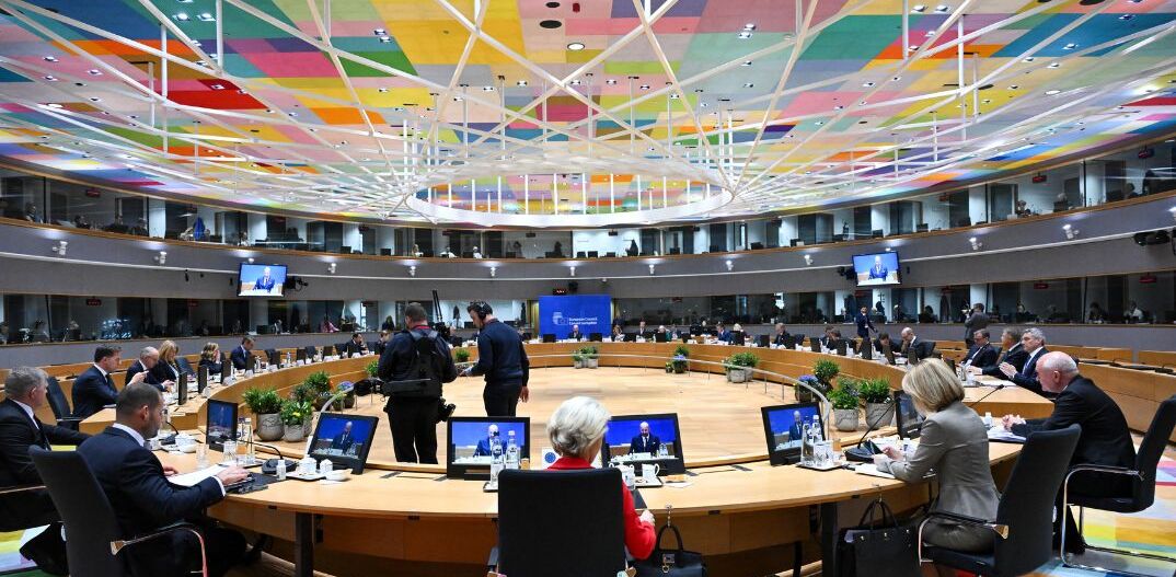 Στιγμιότυπο από τη συνεδρίαση της Συνόδου Κορυφής της ΕΕ 