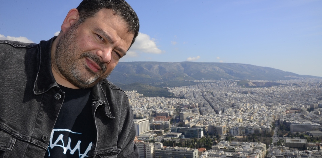 Ο DJ ALX απαντά σε 31 ερωτήσεις για την Αθήνα και τη ζωή του στην πόλη.