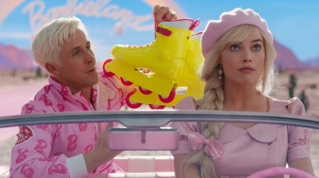 Οι ηθοποιοί Ράιαν Γκόσλινγκ και Μάργκοτ Ρόμπι ως Κεν και Μπάρμπι στην ταινία Barbie