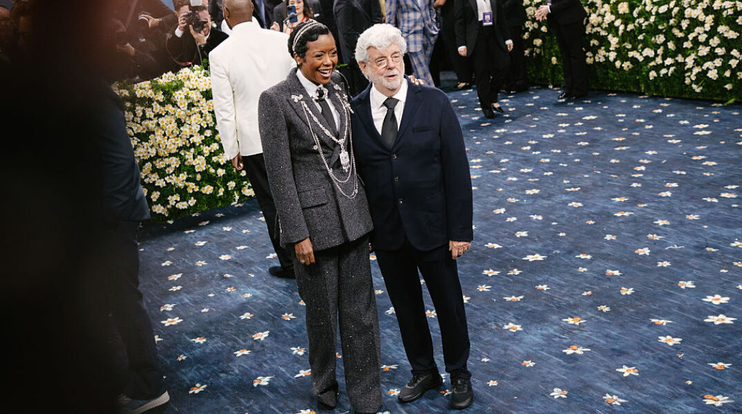 Τζορτζ Λούκας: Στο «μάτι» της Άννα Γουίντουρ επειδή εμφανίστηκε με...φθηνό sneaker στο Met Gala