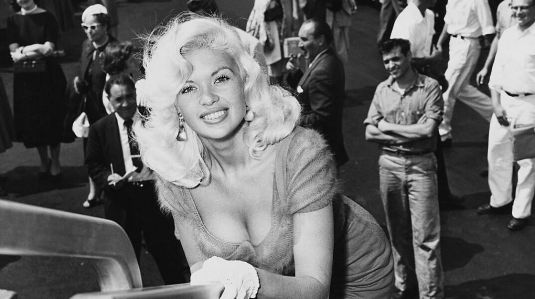 Τι συνέβη στην Τζέιν Μάνσφιλντ; «Μια από τις πρώτες influencers της δεκαετίας του 50;