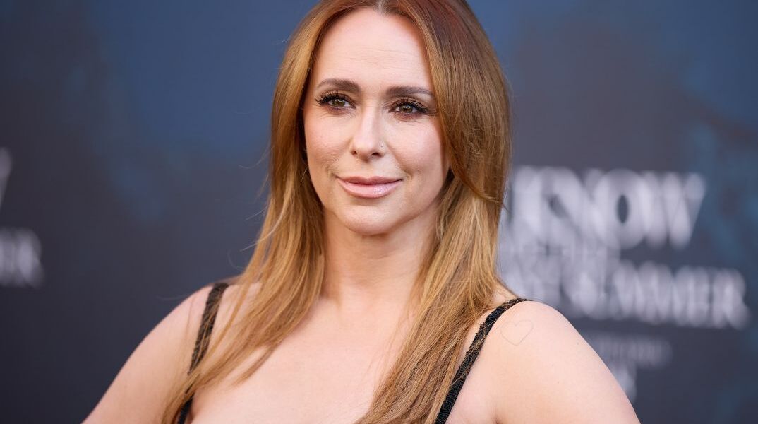 Γιατί ένα εξώφυλλο με τίτλο: «Σταματήστε να με λέτε χοντρή» προκάλεσε ψυχολογικά στην Τζένιφερ Λοβ Χιούιτ