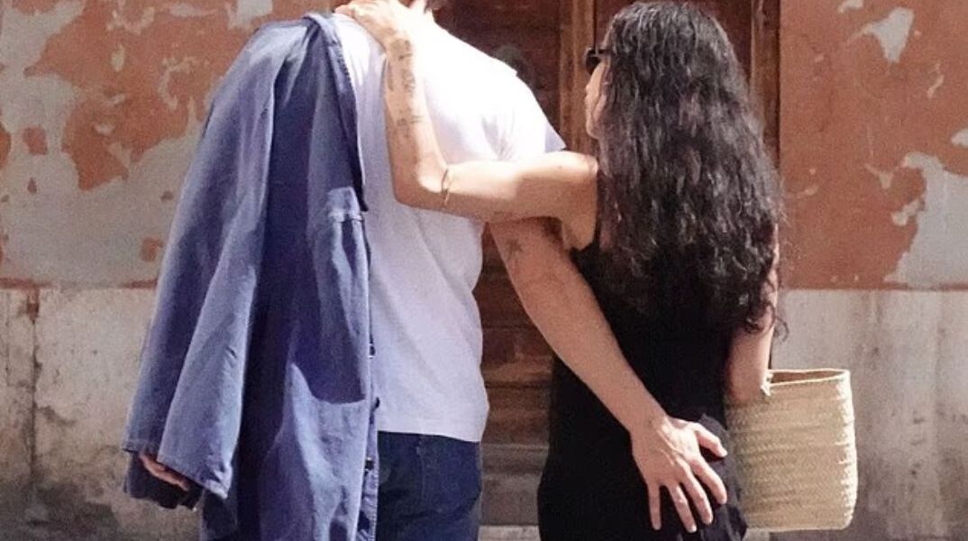 Ο Χάρι Στάιλς δεν κρατήθηκε: Τρυφερές στιγμές με τη Ζόι Κράβιτς στη Ρώμη