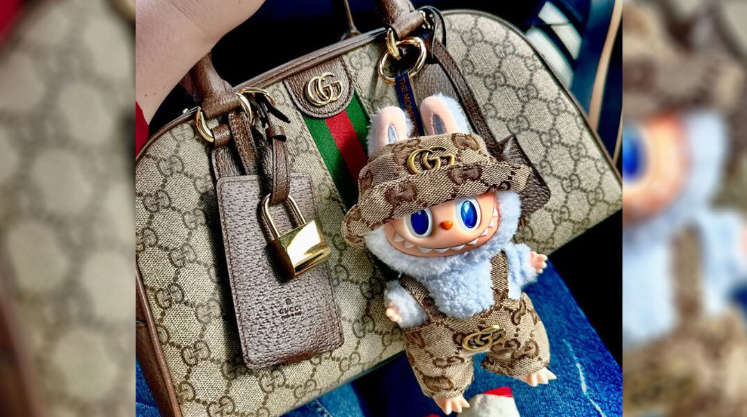 Bag charms στις τσάντες