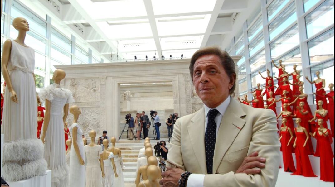 Πέθανε ο Βαλεντίνο Γκαραβάνι, ο «τελευταίος αυτοκράτορας» της μόδας