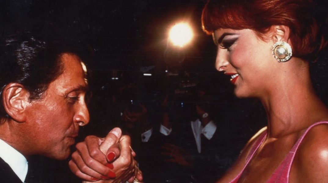 «Ευχαριστώ που βίωσα την κομψότητα σας από πρώτο χέρι» - Το «αντίο» της Λίντα Εβαντζελίστα στον Βαλεντίνο