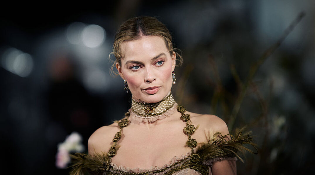 Το choker κάνει δυναμικό comeback – Η Μάργκοτ Ρόμπι οδηγεί το trend