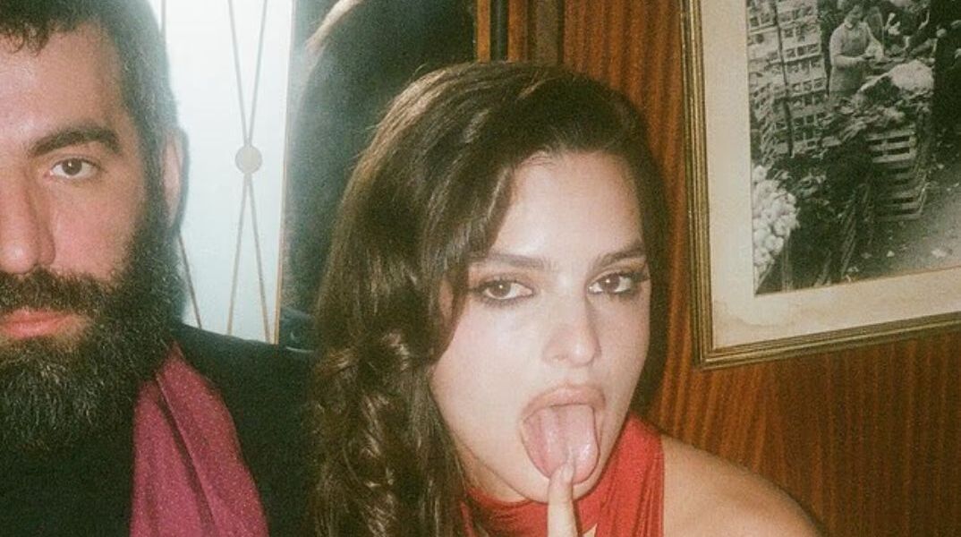 Η Έμιλι Ραταϊκόφσκι επιβεβαιώνει τη σχέση της με τον Ρομέν Γαβράς στα social