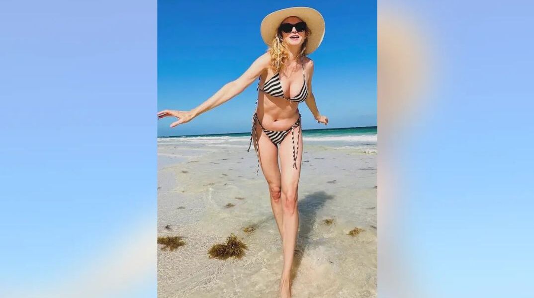 Μπικίνι, γιόγκα και νέος έρωτας για τη Χέδερ Γκράχαμ στο Μεξικό