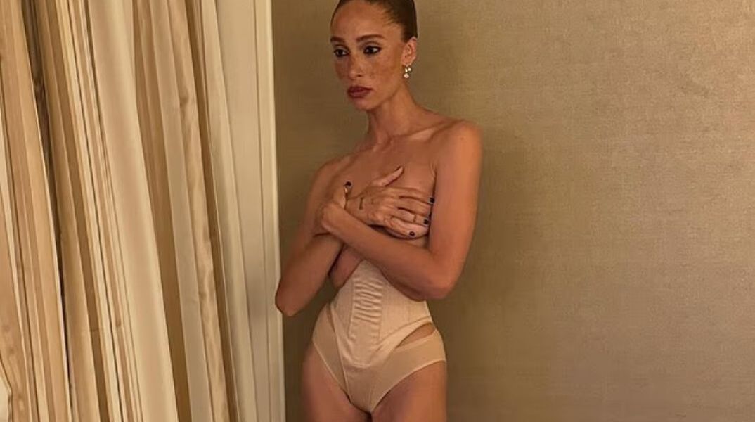 Η Άντγουα Αμπόα αποκαλύπτει: «Δεν μπορούσα να αναπνεύσω» με τον κορσέ στα Oscars