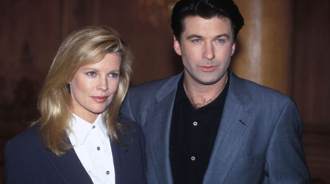 Κιμ Μπέισινγκερ προς Άλεκ Μπάλντουιν: «Χρόνια πολλά» μετά από χρόνια σιωπής