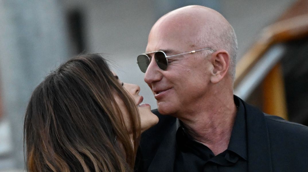 Met Gala: Χορηγία-μαμούθ από τον Τζεφ Μπέζος και τη Λόρεν Σάντσες