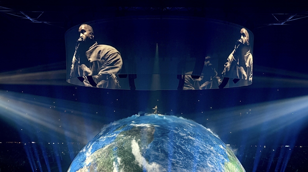 Μοντέλο μηνύει τον Kanye West για εικονικό πνιγμό στα γυρίσματα του «In For The Kill»