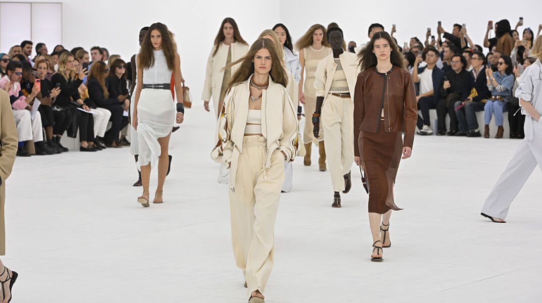 Hermès: Δέρμα και ψηλά σκισίματα στη συλλογή Άνοιξη/Καλοκαίρι 2027