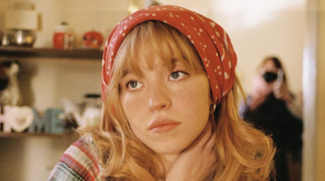 Αποτυχημένη πρεμιέρα για την «Americana» με τη Σίντνεϊ Σουίνι στον απόηχο της διαφήμισης της American Eagle