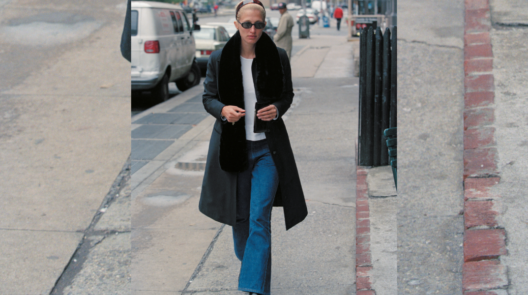 Bootcut τζιν: Πώς να φορέσεις το κομμάτι που λάτρεψε η Καρολίν Μπεσέτ Κένεντι