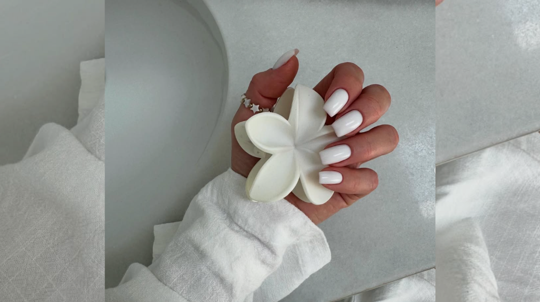 Coconut Latte Nails: Η νέα γαλακτερή τάση που χαρίζει στα νύχια φυσική λάμψη