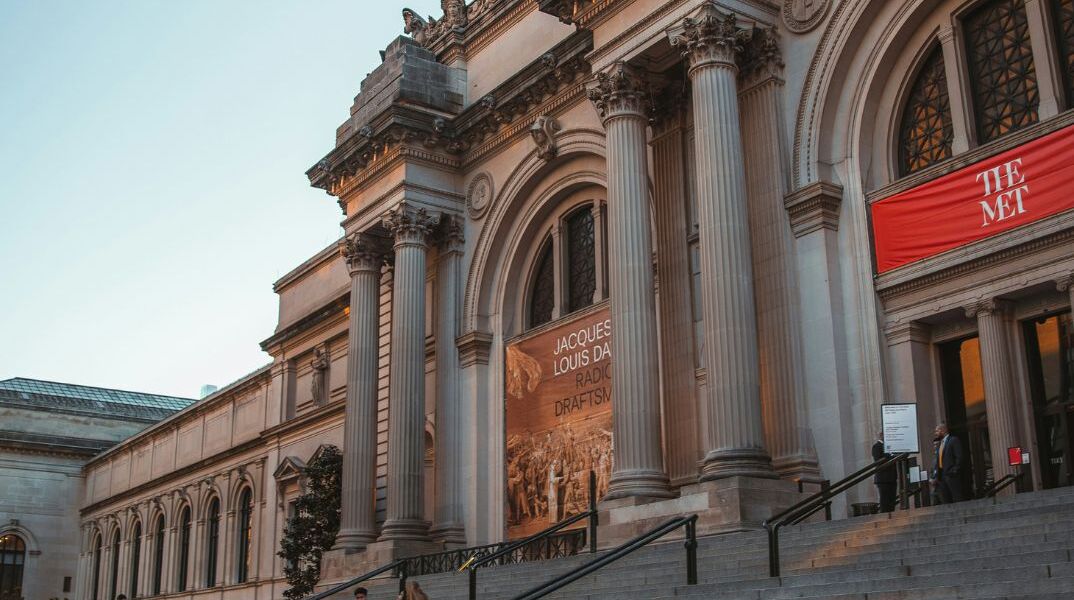 Met Gala 2026: Το Met Museum αποκαλύπτει το νέο θέμα – «Costume Art» ενώνει μόδα και εικαστικά