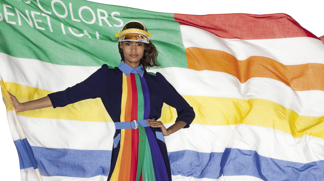 Η United Colors of Benetton «σηκώνει ψηλά τις σημαίες»