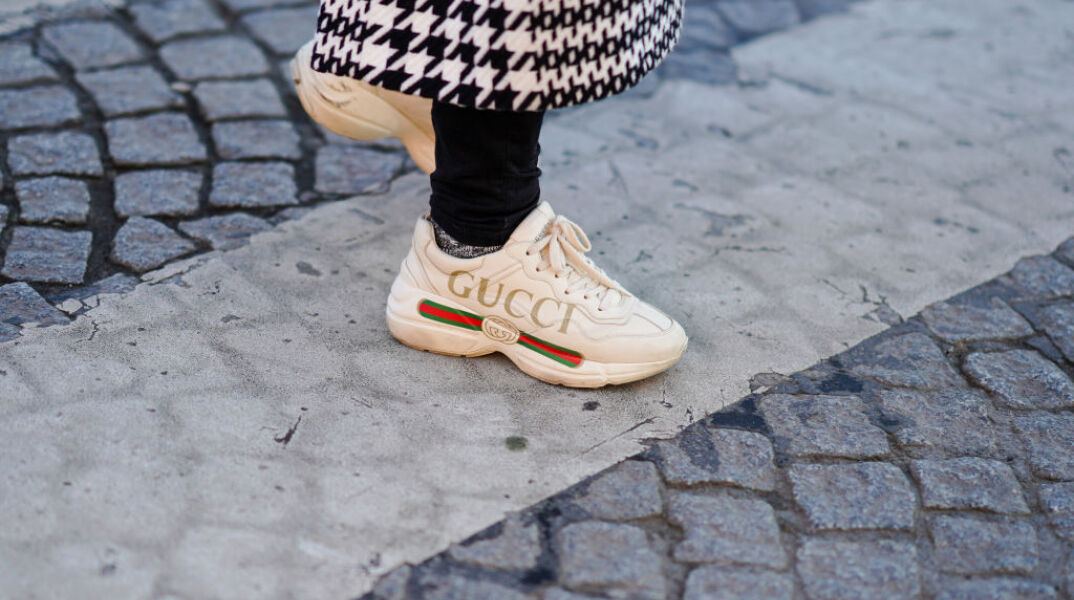 Τα νέα σνίκερς της Gucci κοστίζουν 10 ευρώ, αλλά…