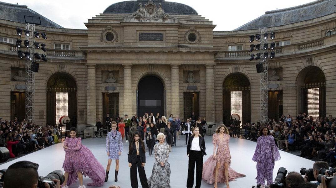 Fashion Show στο Παρίσι (φωτογραφία αρχείου)