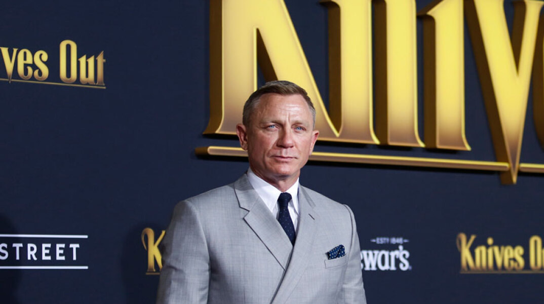 Ο Ντάνιελ Κρεγκ (Daniel Craig) στην πρεμιέρα της ταινίας «Knives Out» - Τα γυρίσματα του σίκουελ γίνονται στο Πόρτο Χέλι