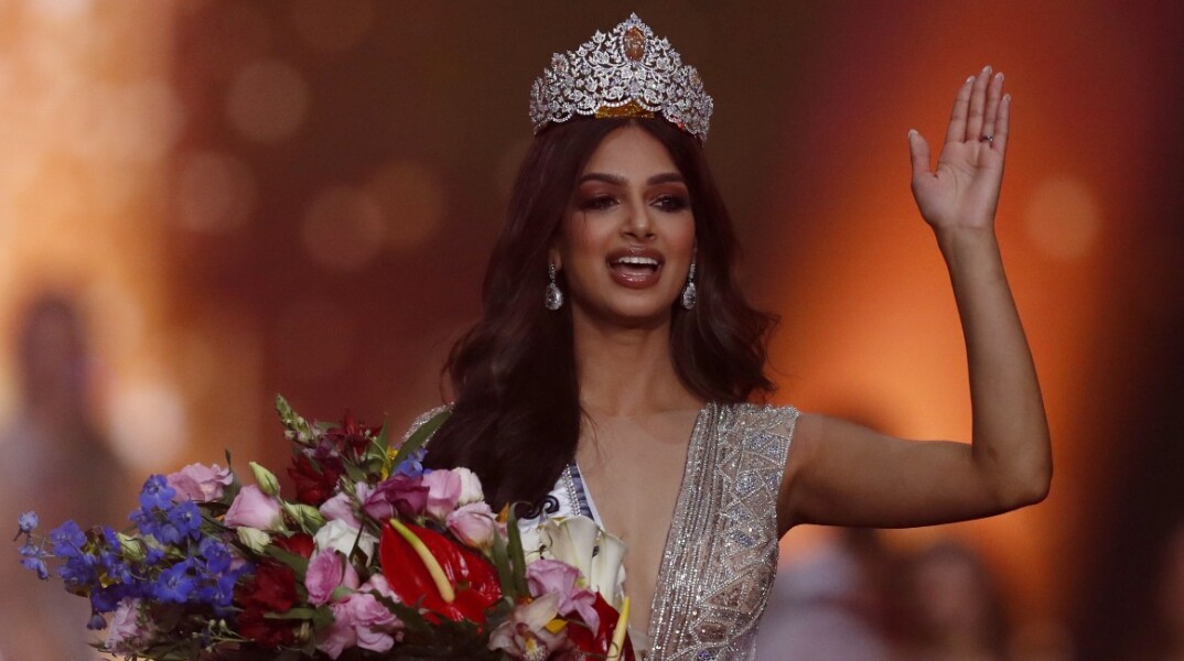 Η Miss Universe 2021, Χαρνάαζ Σάντου, από την Ινδία