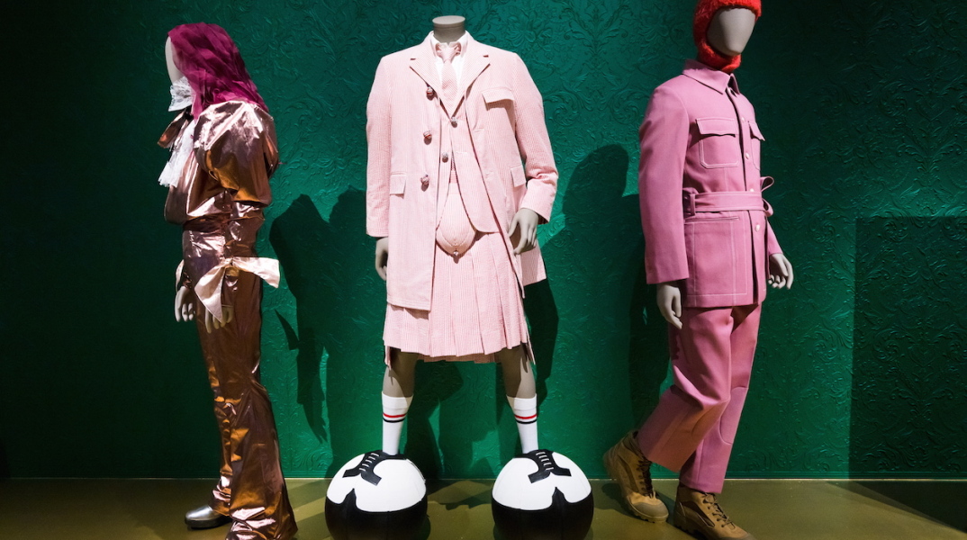 Fashioning Masculinities: The Art of Menswear. Μια έκθεση στο Victoria & Albert για την ιστορία, την τέχνη και την εξέλιξη του ανδρικού ρούχου. 
