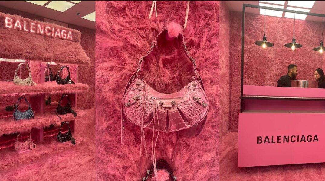Balenciaga - Le Cagole: για το λανσάρισμα της νέας εμβληματικής τσάντα, η μπουτίκ του οίκου στο Λονδίνο καλύφθηκε εξολοκλήρου με ροζ γούνα. 