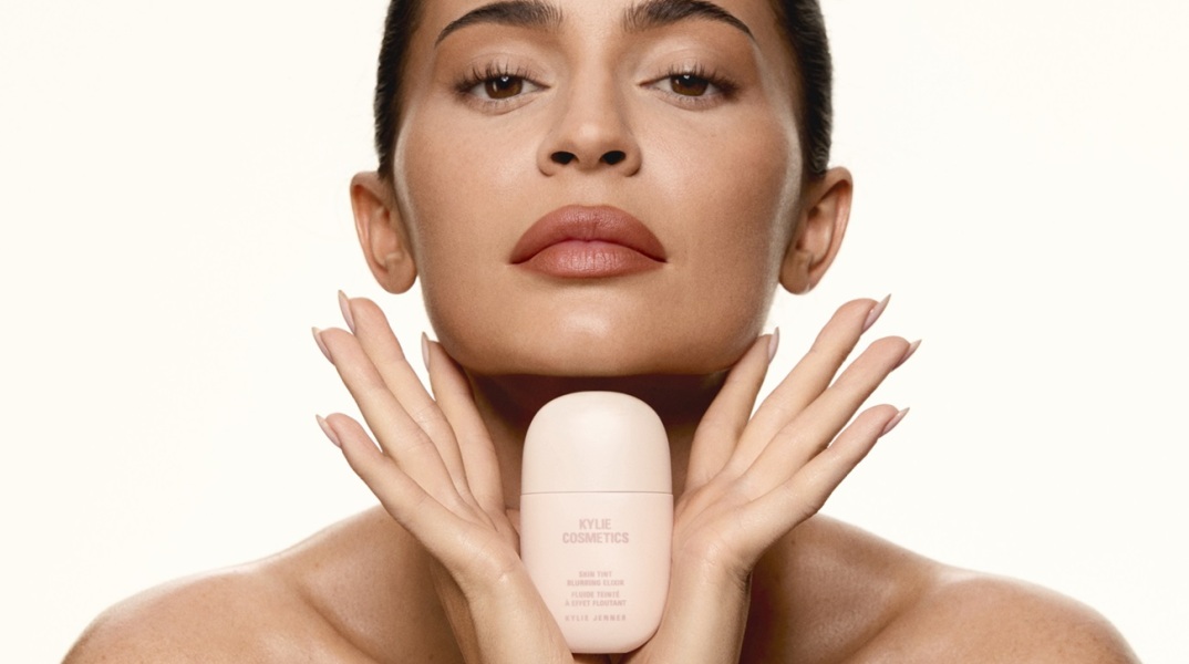 01__kylie_cosmetics-skin_tint_foundation