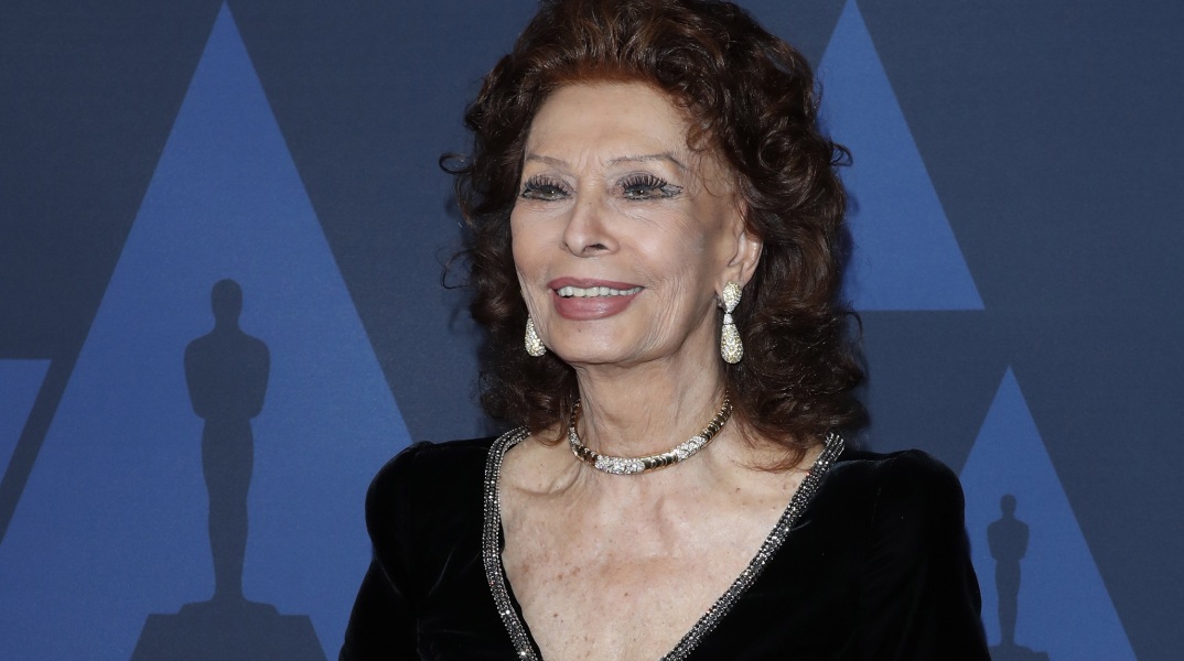 Σοφία Λόρεν: Χειρουργήθηκε μετά από ατύχημα στο σπίτι της η διάσημη Ιταλίδα ηθοποιός - Υπέστη αρκετά κατάγματα στο ισχίο - Στο πλευρό της οι δύο γιοι της.