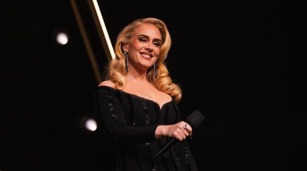 Adele: Εταιρία καλλυντικών και προϊόντων ομορφιάς είναι το νέο επιχειρηματικό της βήμα - Αφήνει να εννοηθεί ότι θα κάνει διάλειμμα από τις συναυλίες.
