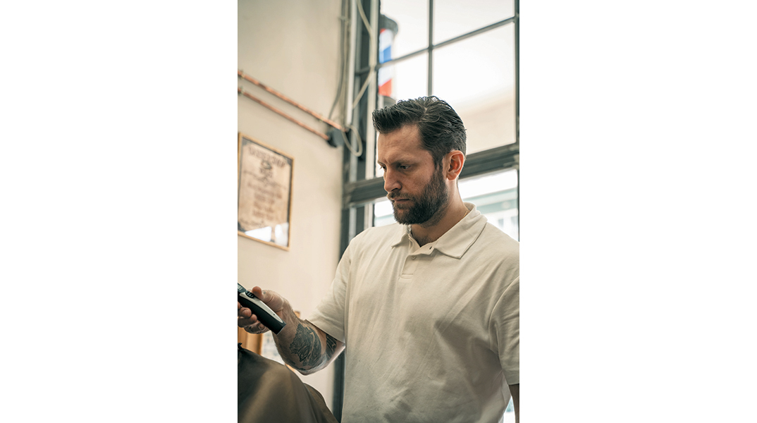 Peaky Barbers: Όταν η περιποίηση του άνδρα είναι μια αληθινή ιεροτελεστία