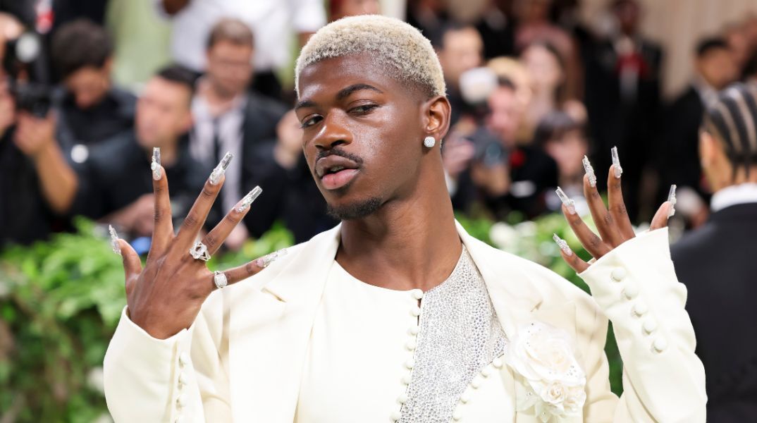 Ο ράπερ Lil Nas X υπέστη μερική παράλυση στο πρόσωπο - Η ανάρτησή του από το νοσοκομείο - Οι θαυμαστές εικάζουν για την αιτία