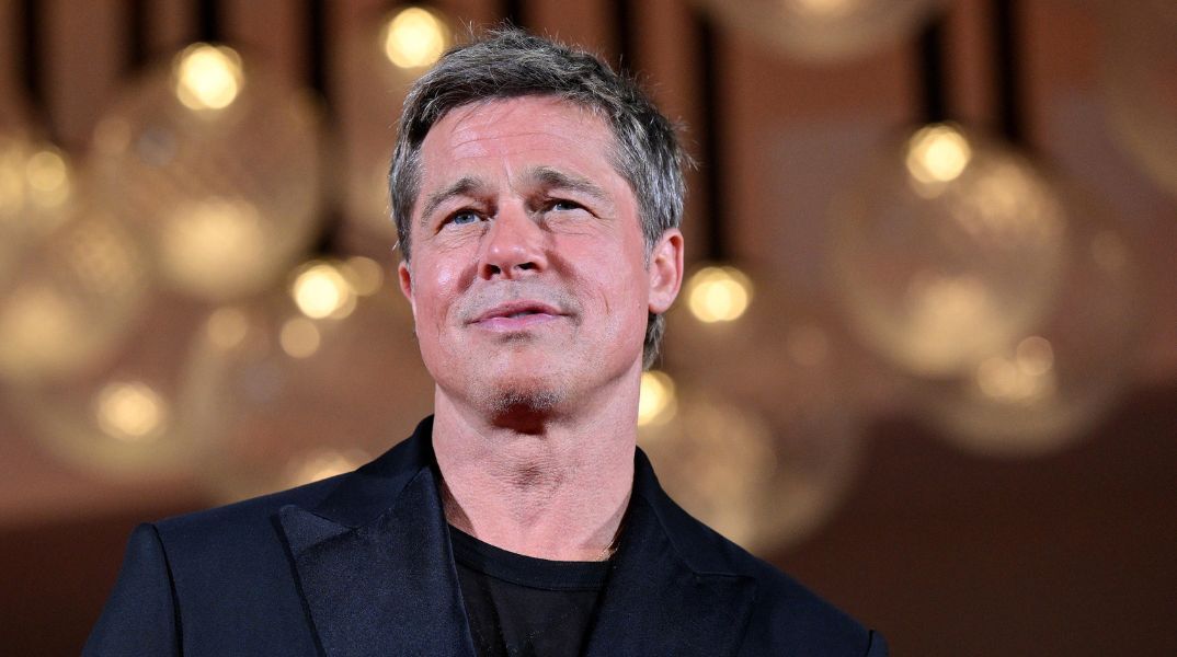 Ο Μπραντ Πιτ σπάει τη σιωπή του σχετικά με την οριστικοποίηση του διαζυγίου του με την Τζολί