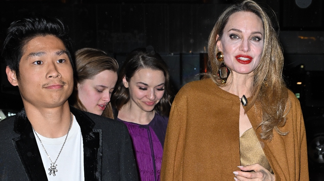 Η Αντζελίνα Τζολί μαζί με τον γιο της Παξ 