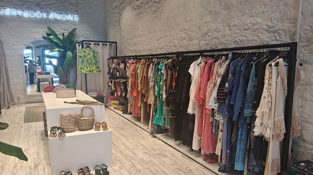 Everybody Knows Hydra: Όταν η αισθητική γίνεται εμπειρία