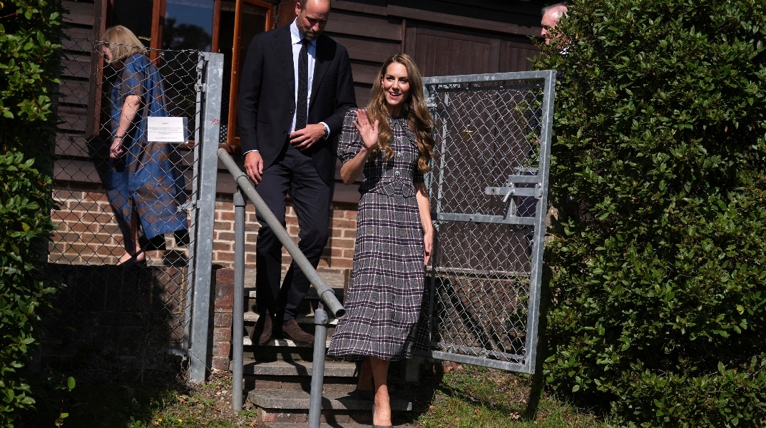 Η ξαφνική επίσκεψη της Κέιτ Μίντλετον και του πρίγκιπα Ουίλιαμ σε Ινστιτούτο Γυναικών