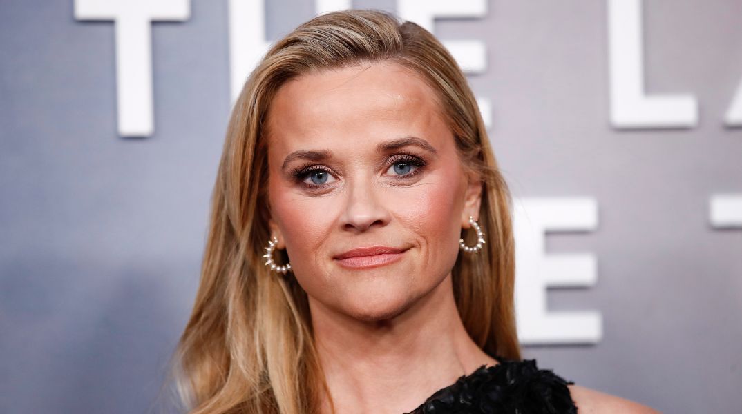 Η βραβευμένη ηθοποιός Ρις Γουίδερσπουν μίλησε για μία κακοποιητική σχέση που έζησε στο παρελθόν και πώς αναγκάστηκε να «αναδομηθεί» συναισθηματικά 