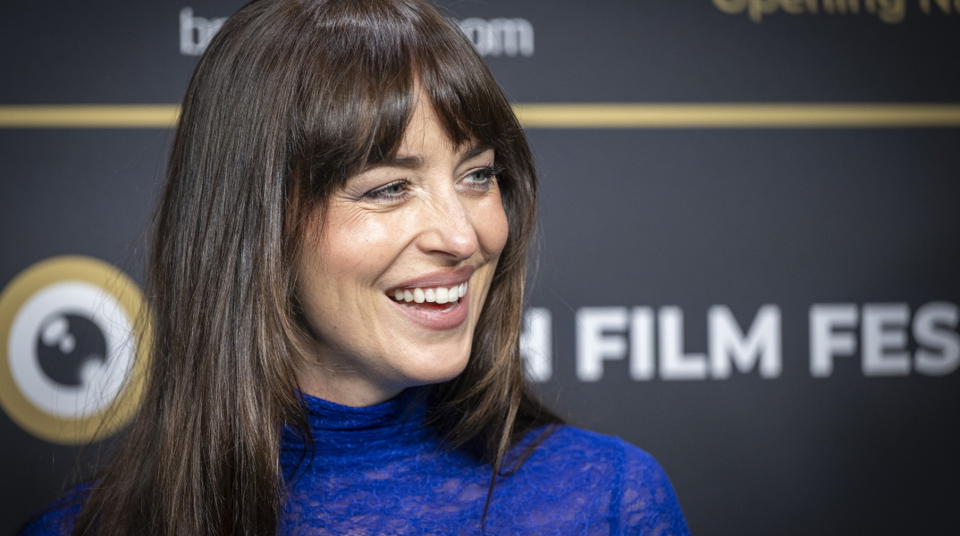 Ντακότα Τζόνσον: Εμφανίστηκε με διάφανο φόρεμα στο Φεστιβάλ Κινηματογράφου της Ζυρίχης