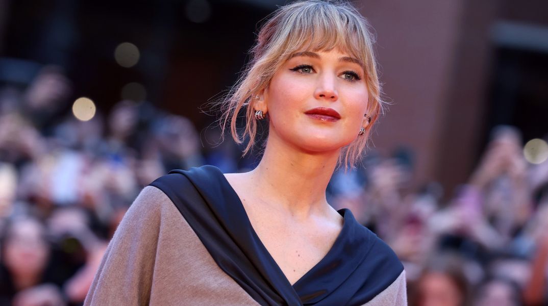 Τζένιφερ Λόρενς: Η διάσημη ηθοποιός ζήτησε συμβουλές από το ChatGPT για τον θηλασμό κατά τη διάρκεια μεταγεννητικού άγχους - Τι της απάντησε το chatbot