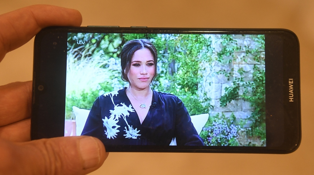 Δυσφορία του πρίγκιπα Χάρι με τις αναρτήσεις της Μέγκαν Μαρκλ στα social media 