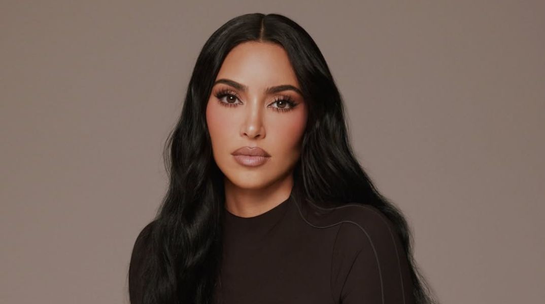 Η Κιμ Καρντάσιαν αποκάλυψε γιατί αποφάσισε να αλλάξει το όνομά της πριν από σχεδόν δύο δεκαετίες - Στην πρεμιέρα του Keeping Up with the Kardashians.