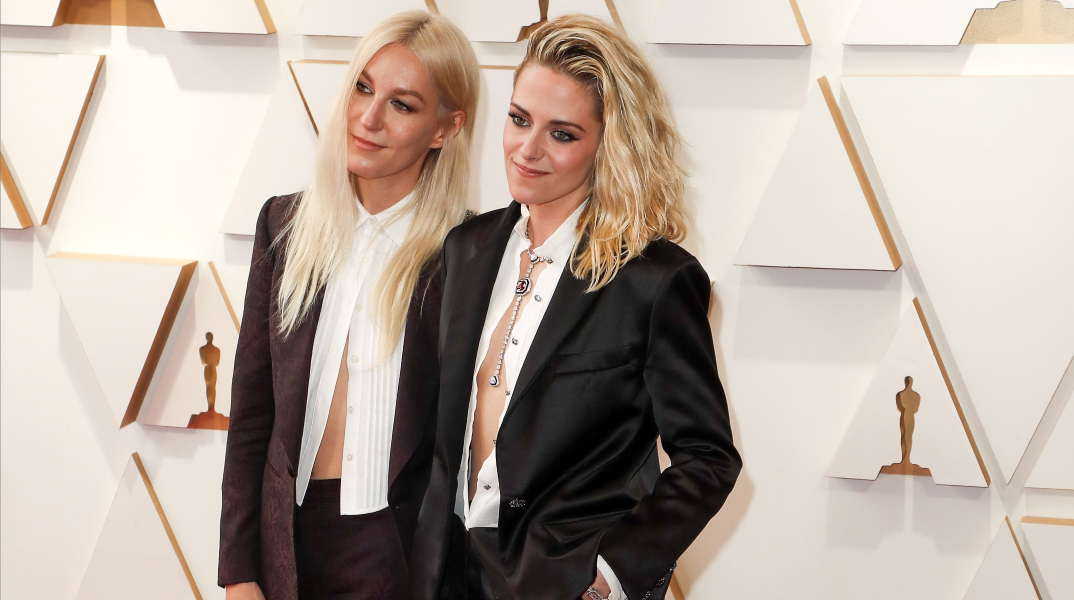 Η Κρίστεν Στιούαρτ μιλά για τον γάμο της με τη Ντίλαν Μέγιερ και αποκαλύπτει το βασικό χαρακτηριστικό που θεωρεί πιο ελκυστικό σε έναν σύντροφο.