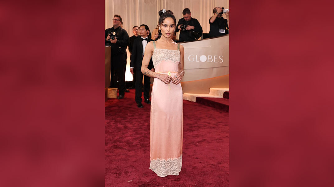 Ντύσου όπως η Ζόι Κράβιτς: 10 slip dresses που ξεχωρίσαμε στην αγορά