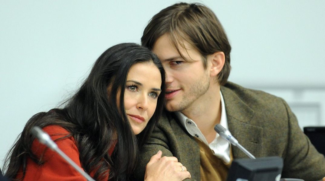 Άστον Κούτσερ: Η σπάνια δήλωση για τη Ντέμι Μουρ μετά τις αποκαλύψεις της για τον γάμο τους