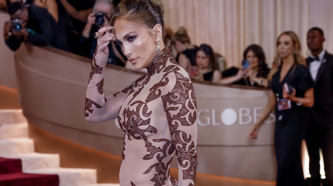 Η Λόπεζ και ο εκνευρισμός της στο Glambot 