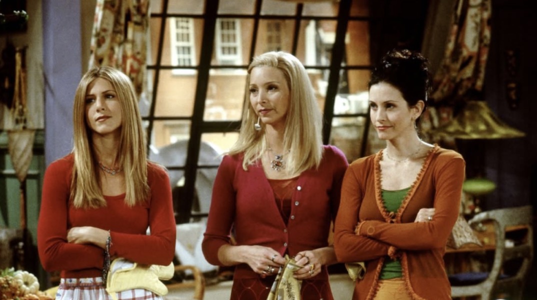 Το στιλ από τα Φιλαράκια επιστρέφει: Πώς να ντυθείς σαν τις τρεις πιο iconic ηρωίδες