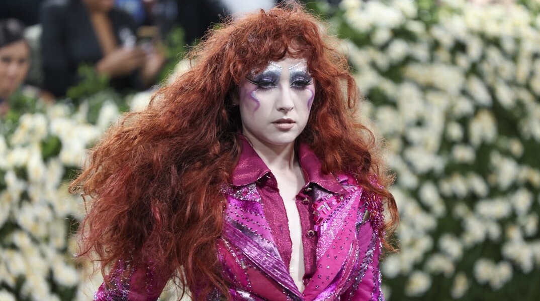 Η τραγουδίστρια Τσάπελ Ρόουν