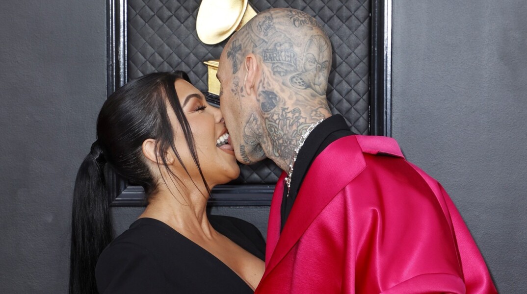 Ο Τράβις Μπάρκερ ευχήθηκε με κολάζ φωτογραφιών στην Κόρτνεϊ Καρντάσιαν προκαλώντας αηδία στους followers του